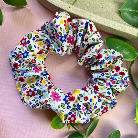 Pretty Flower | Floral Scrunchie