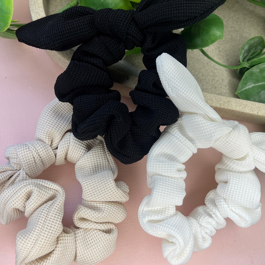 White | Bow Scrunchie